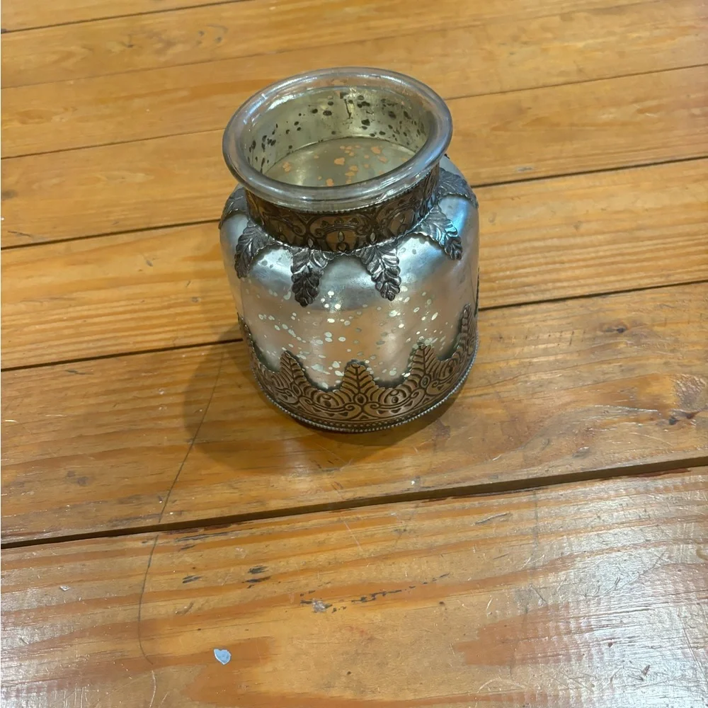 (654) x2 POTTERY BARN VASES